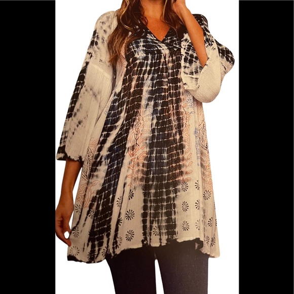 Sacred Threads Tops - NWT.  Blouse by Sacred Threads. Onesize.   BL/RD 6.  222434